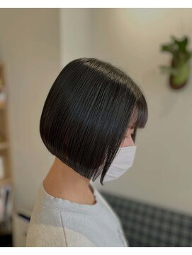 グリーンズ(Greens) 黒髪タッセルボブ