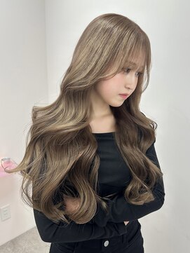 ダズリングディア(Dazzling Deer) ナチュラルブラウン／ロング／巻き髪／レイヤーカット