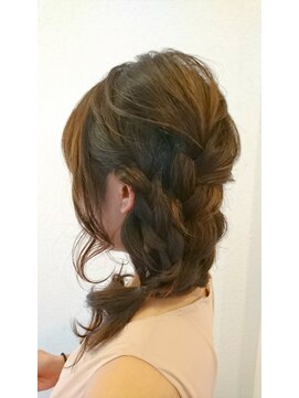 リアム ヘアアンドメイク(liam hair and make) 編みおろしアレンジ