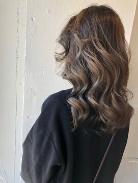 へアメイクワンプラス 四日市(HAIR MAKE ONEplus) シルバーグレー