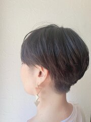 【フェミニンマッシュ刈り上げショート style】