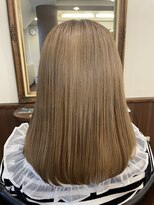 エンレイ(enRei)&nbsp;髪質改善ブリーチベージュ大人可愛いうる艶セミディ