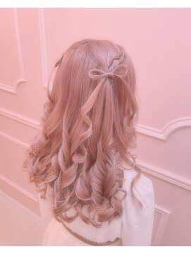 グルーヴ グルーヴ フェエリー(groove groove feerie) 【ヘアセット】編み込みハーフツイン×リボンアレンジ♪