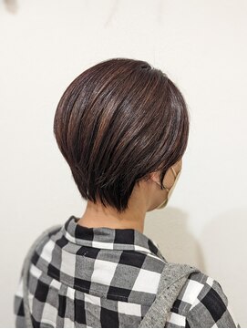 ウミト(Umito) 大人綺麗なショートスタイル