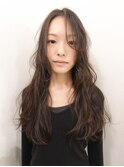黒髪ゆるふわ巻き髪ロングヘア