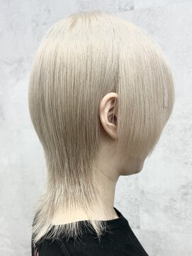 ボヤージュニケ(Voyage Nike) ウルフカット×ホワイトベージュ