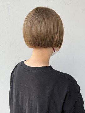 コレットヌーク(COLLET neuk) ミニボブ / ヘーゼルベージュ