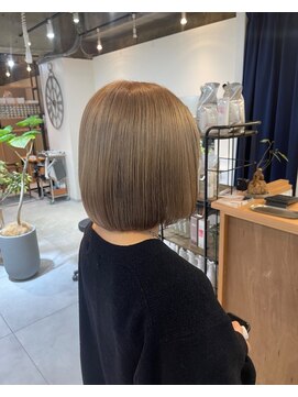 ニール(Neale.) 小顔ハイトーンボブ0107