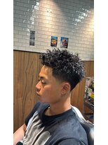 タフ バーバーショップ 大濠店(TOUGH BARBER SHOP)&nbsp;ピンパーマ×テーパーフェード