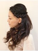 編み込みハーフアップスタイル