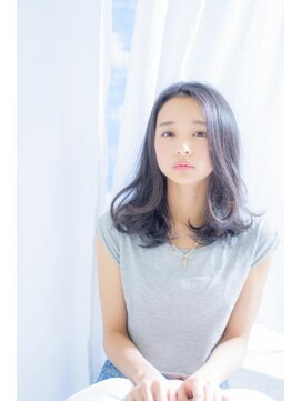 ネオリーブアイム 横浜西口店(Neolive aim) ラフな質感のセンターパートパーマ3