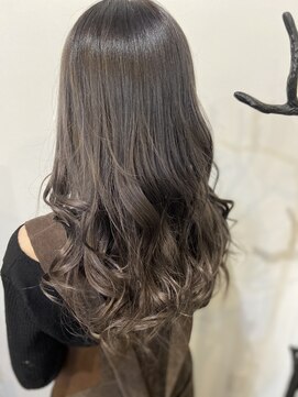 ラビス クローバー(Lovis clover) モノトーングレー