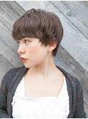 アッシュブラウン　逆三角　小顔ショート