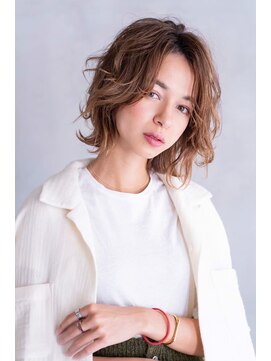 テイラー(Taylor) Taylor☆大宮　大人可愛いゆるふわウェーブ×ハニーベージュ