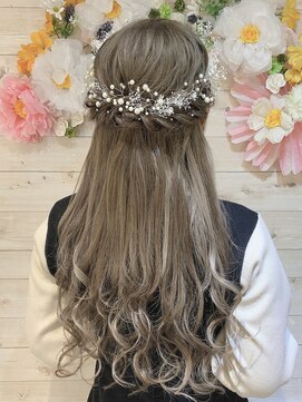 ヘアメイク エンカレッジ(HAIR MAKE encourage) 編み込みハーフアップ　小枝アクセサリー