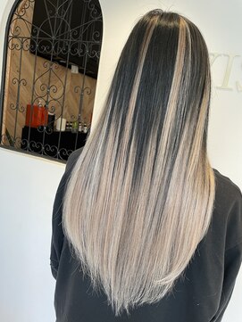 ラビスモア(Lovis moa) 魅力倍増カール/セミディ/シアーカラー/ダークアッシュ/姫カット