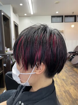 美容室 夢先案内 レディースショートマッシュ+ハイライト+ピンク＋グリーン