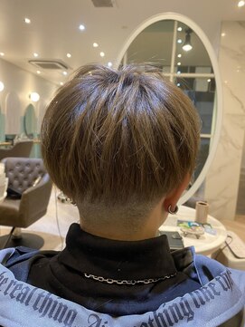 アンフィ 矢向(Anphi) 11－１　メンズライク/秋スタイル/大人刈り上げ/女子