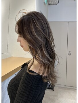 ジーナ 難波(Zina) ハイライトショートヘアダブルカラーイルミナカラーオージュア