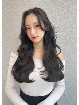 リリー(Lilley) くすみベージュ×姫カットレイヤー×韓国風巻き【ayana】