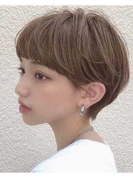 ジジ 代々木(Gigi) 代々木/ブリーチなし/ショートボブ/酸性ストレート/新宿/韓国