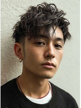 SNSで話題/ツイストスパイラルパーマ×メンズマッシュ[柏/柏駅/ブリーチ/ダブルカラー/ハイライト/学割U24]