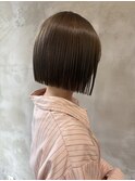 切りっぱなしボブ×オリーブベージュ
