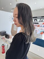 ウシワカマル ミライ(USHIWAKAMARU MIRAI)&nbsp;「柔らか抜け感グレージュミディ♪