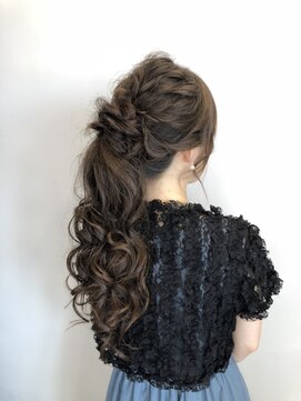 アヤナ バイ アヤラ(ayana by ayala) 【ayana by ayala 浦安 美容室】ゆるふわポニー