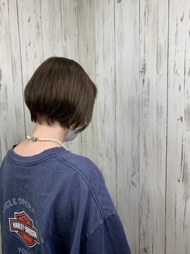 アンダーバーホワイト 南海難波店(_WHITE) 丸みショート