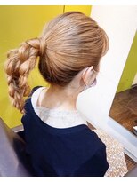 ヴィヴァーチェイルソーレ(VIVACE ilsole) 20代30代40代♪お呼ばれ大人かわいいポニーテール風三つ編み