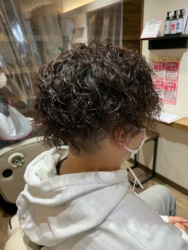 ニーズヘアー(Needs hair) マンバンにも対応スパイラルパーマ