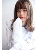Rumor×透明感アッシュベージュ・オン眉外ハネセミディ