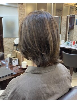 キャラ 池袋本店(CHARA) くびれミディアムハイライトアッシュカラー【池袋/ウルフ/ボブ】