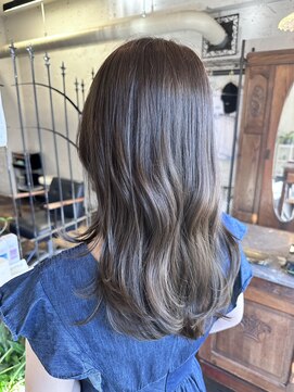 オーパスアミカ(OPUS AMICA) 【レイヤー×アッシュベージュ】