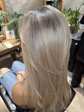 ロア インターナショナル 新宿店(LoA International) Balayage / ombre / long layer/ curtain bangs / English