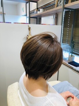 リム(RiM) ショートボブ/大人キレイ/上品スタイル/小顔ショート