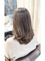 レリーアンテ 大阪梅田(Rely ante)&nbsp;レイヤーカット　アッシュベージュ　髪質改善