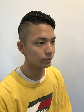 ザデイ カットアンドカルチャーショップ(THE DAY CUT&CULTURE SHOP) サイドパートショート