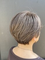 ウォーカーズ(WALKERS) THROW・マージカラーで白髪活かしデザイン