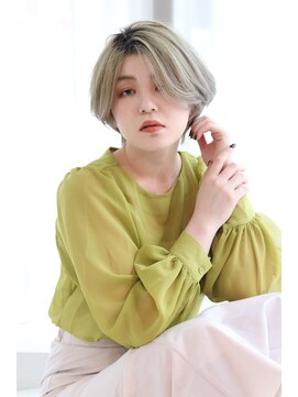 シロフ シンジュク(shirof shinjuku) ハイトーンショート/大人可愛い前下がりショート