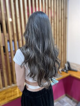 スターリバー(STAR RIVER) zakzakレイヤーにグレーヘア♪
