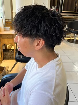 アイズ 海老名(AIZU) メンズカット メンズパーマ ツイストスパイラルパーマ 眉毛