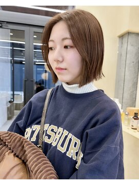 スニュウ(snuw) 切りっぱなしボブ小顔カットグレージュミルクティ