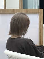 アドラーブル ココロ 新潟(adorable CoCoLo)&nbsp;20代30代大人可愛い髪質改善小顔艶感ミディミルクティーベージュ