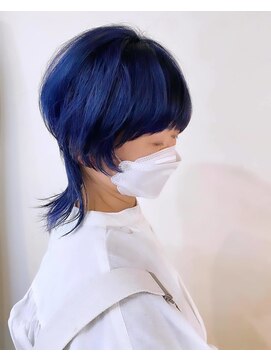 コニーズヘアサロン(Connie's Hair Salon) 深みと軽やかさが共存するブルーベリーウルフ