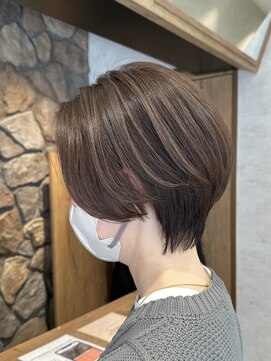 ルイ(ROUIS produced by LUCK 津田沼) ROUIS 津田沼 大人ハンサムショート/ハイライトベージュ