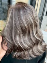 オニキス 原宿(ONYX)&nbsp;r44 ハイライト白髪白髪ぼかしレイヤーカットバレイヤージュ