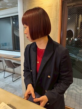 リアド(.RIAD) 赤み艶ストレートボブ