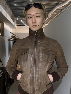 PARKiiiNG 心斎橋　ブリーチ/ダブルカラー/パーマ/メンズ【パーキング】 刈り上げセンターパート